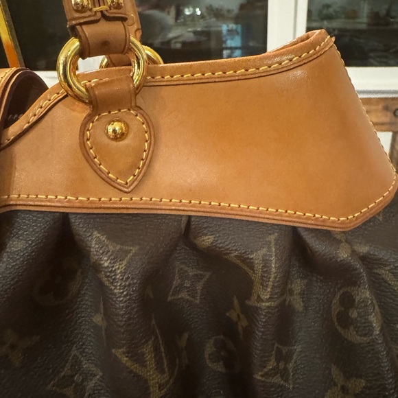 ♥️Louis Vuitton Monogram Boetie Bag♥️ - Picture 6 of 17